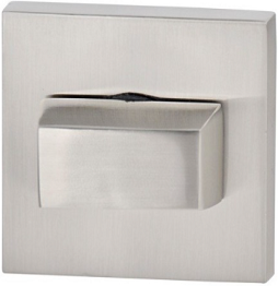 Metalowy przycisk w eleganckiej, kwadratowej obudowie, z delikatnym wykończeniem.