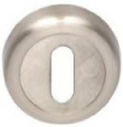 Metalowa osłona zamka w kolorze srebrnym z prostokątnym otworem w środku.