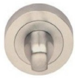 Metalowy przycisk w kształcie okręgu, umieszczony na gładkiej powierzchni.