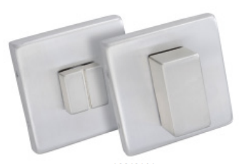 Dwa białe włączniki światła na prostokątnych osłonach.