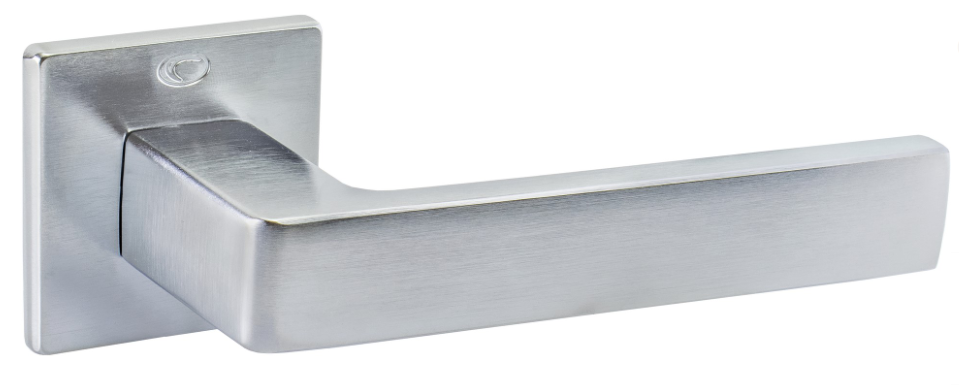 Metalowy uchwyt drzwiowy w prostokątnym kształcie, wykonany ze stali nierdzewnej.