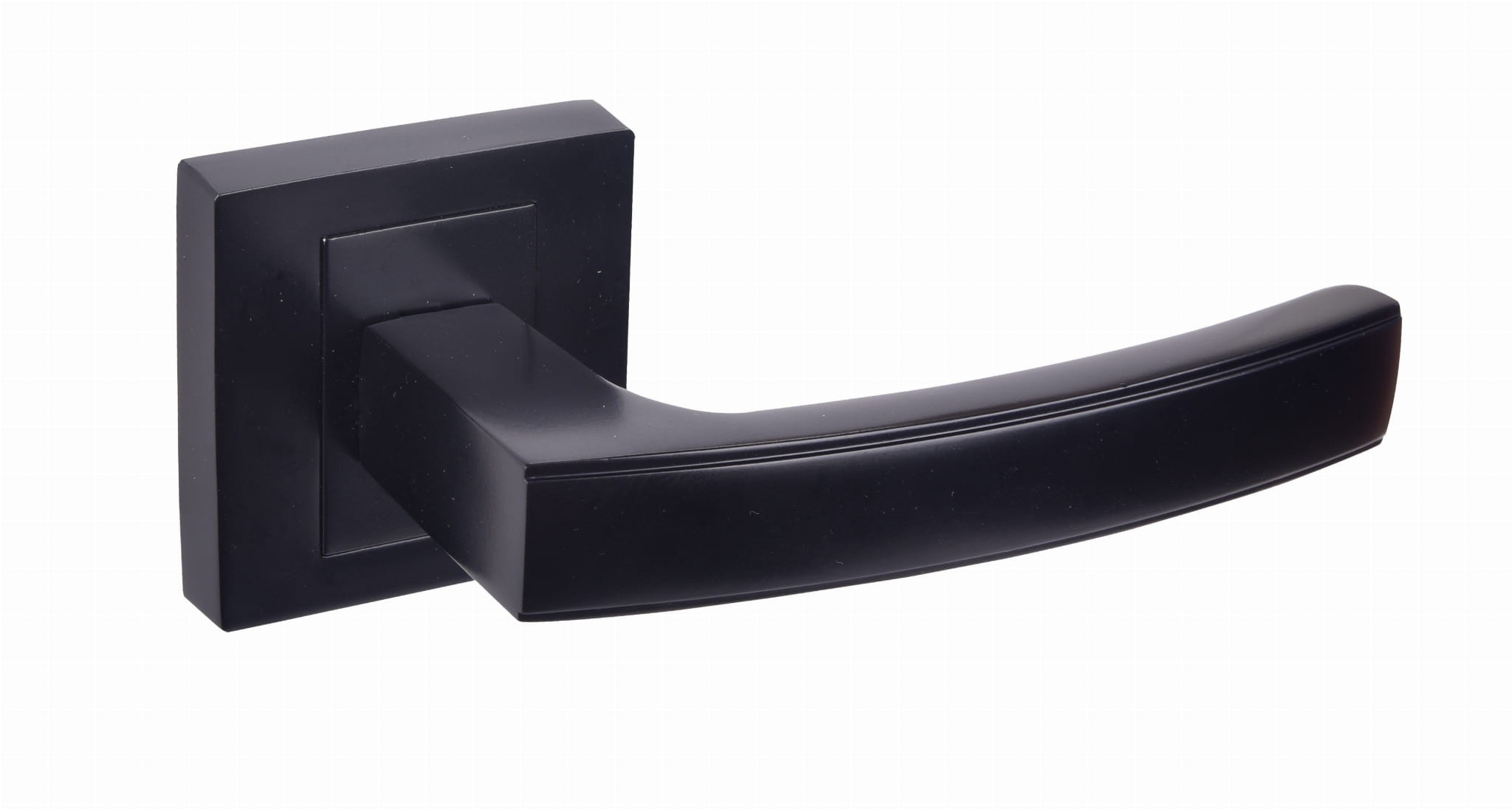 Czarny uchwyt drzwiowy o prostym, nowoczesnym kształcie, zamocowany na kwadratowej płycie.