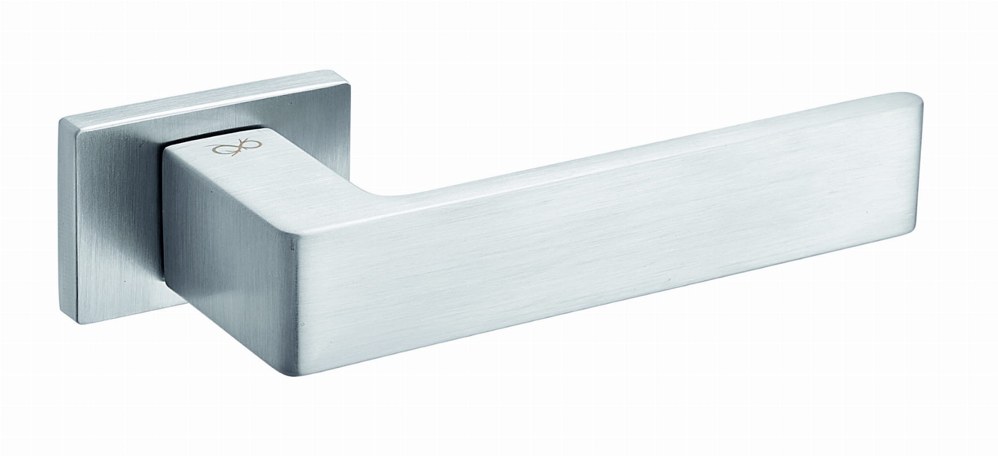 Nowoczesny, prostokątny uchwyt drzwiowy w kolorze srebrnym, wykonany z metalu o matowej powierzchni.