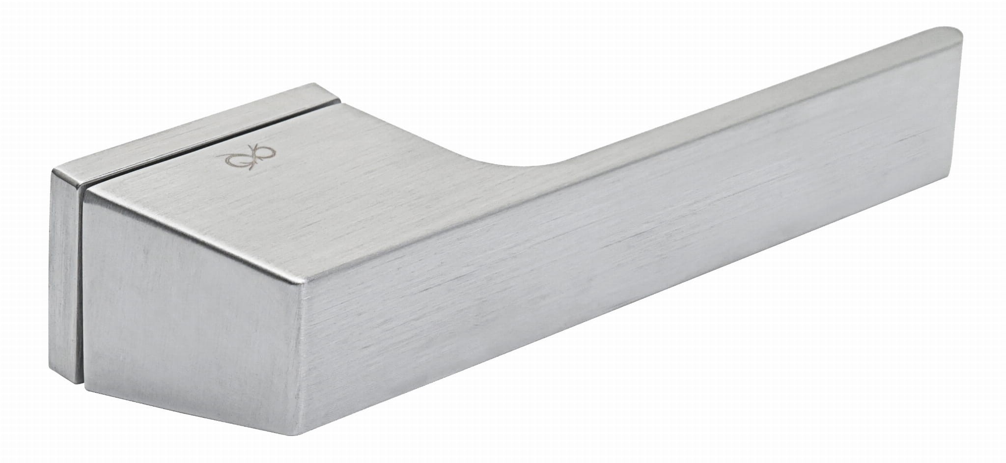 Metalowy uchwyt w kształcie prostokąta z wycięciem, o matowej powierzchni.