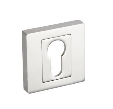 Metalowa osłona zamka w kształcie kwadratu z otworem w kształcie klucza.