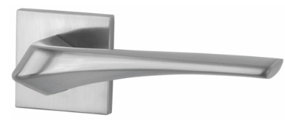 Srebrna klamka drzwiowa o nowoczesnym, minimalistycznym designie.