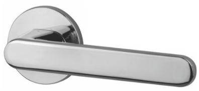 Błyszczący, metalowy uchwyt drzwiowy w kształcie prostokąta, zamocowany na okrągłej podstawie.