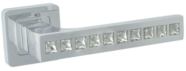 Elegancka klamka w kolorze chromu, ozdobiona rzędem błyszczących kamieni szlachetnych.