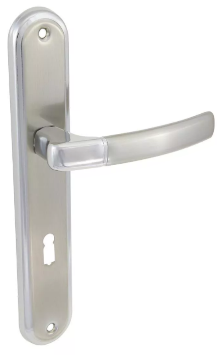 Srebrna klamka drzwiowa na prostokątnej podstawie z otworem na zamek.