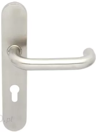 Metalowy uchwyt drzwiowy w kolorze srebrnym, zamontowany na prostokątnej płycie z otworem na zamek.