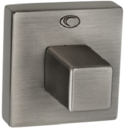 Metalowy włącznik światła w kwadratowej obudowie, z wypukłym przyciskiem.