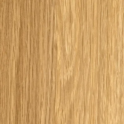 Tekstura jasnego drewna z widocznymi słojami, o ciepłym odcieniu brązu.