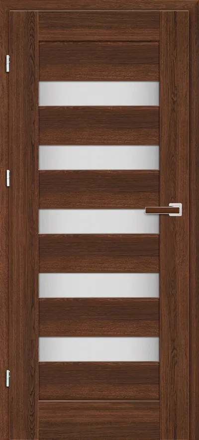 Brązowe drzwi z przeszkleniami w poziome pasy, nowoczesny design, metalowy uchwyt.