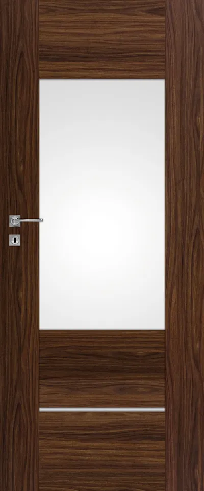 Brązowe drzwi z dużym, prostokątnym przeszkleniem i metalowym zamkiem.